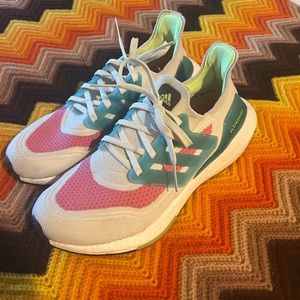 Women’s adidas ultra boost 7.5